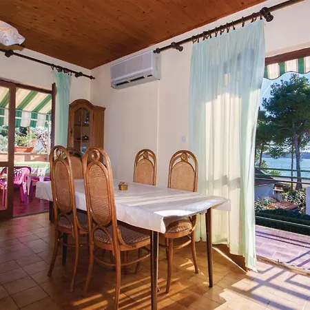 Amazing Apartment In Jadrija With House Sea View Apartment