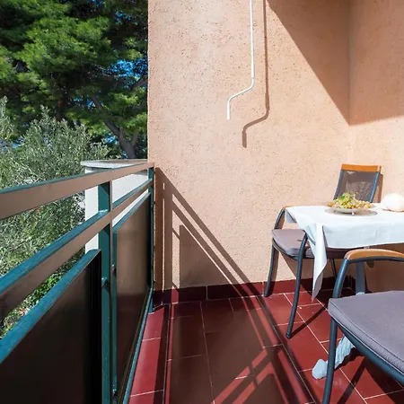 With Sea View 08 Apartamento *