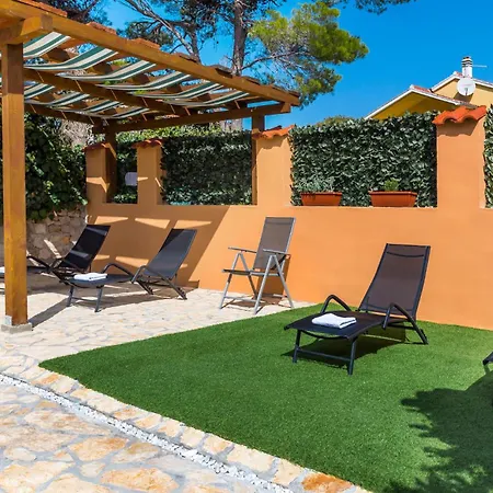 Amazing Apartment In Jadrija With House Sea View