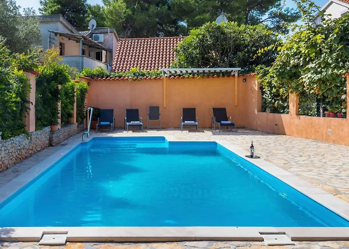 Apartment Jadrija With Sea View 08 * Jadrija